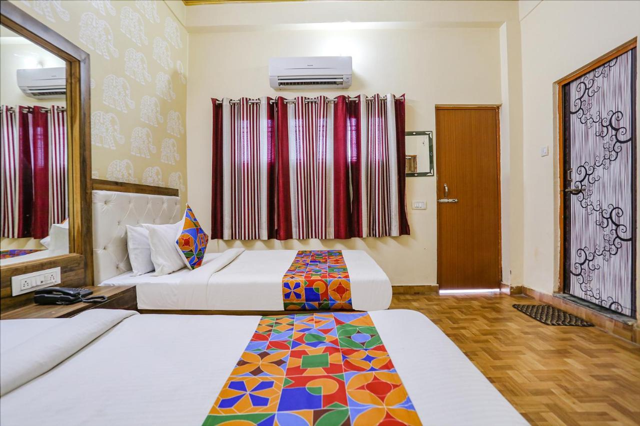 Fabhotel Shivam Palace Варанаси Экстерьер фото