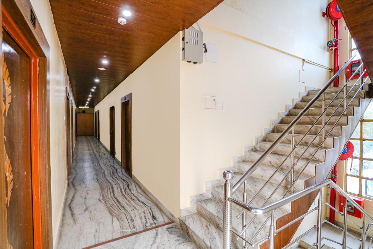 Fabhotel Shivam Palace Варанаси Экстерьер фото