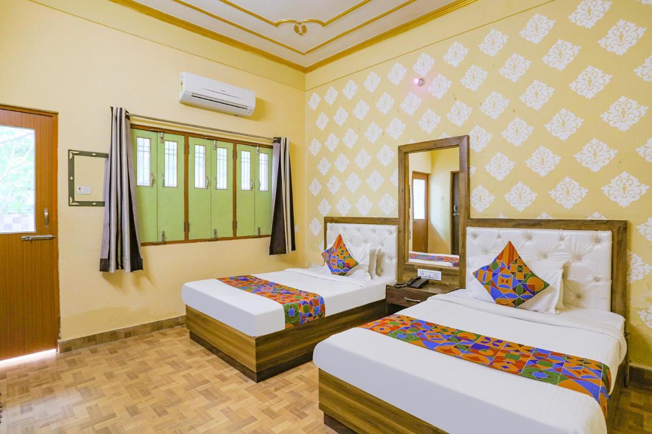Fabhotel Shivam Palace Варанаси Экстерьер фото